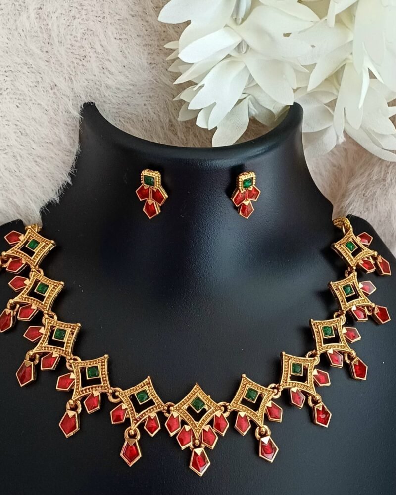 red-green-semi-palakka-necklace